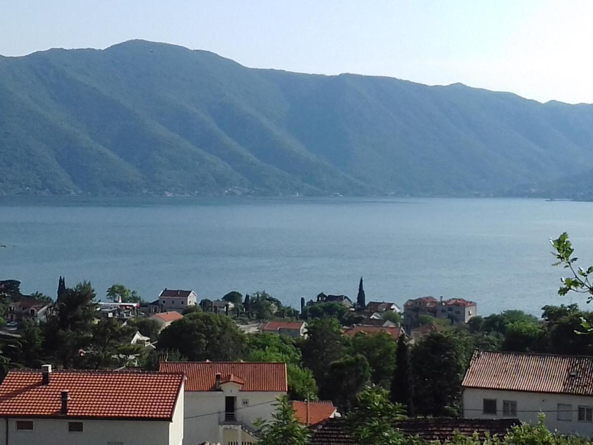 Hotel Sea View Risan Exterior foto