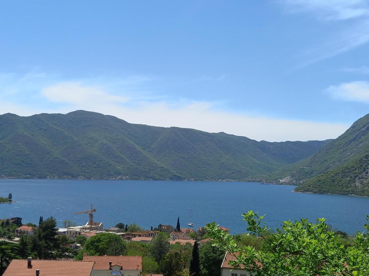 Hotel Sea View Risan Exterior foto